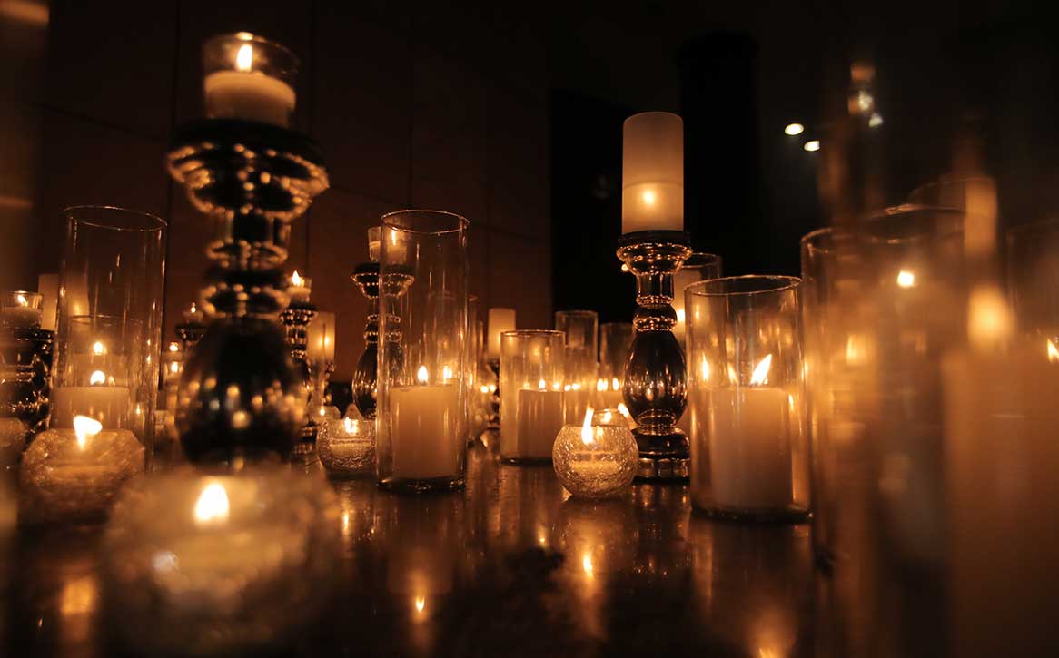 Add Glamour to your Wedding Decoration with these Breathtaking Light Decor Ideas