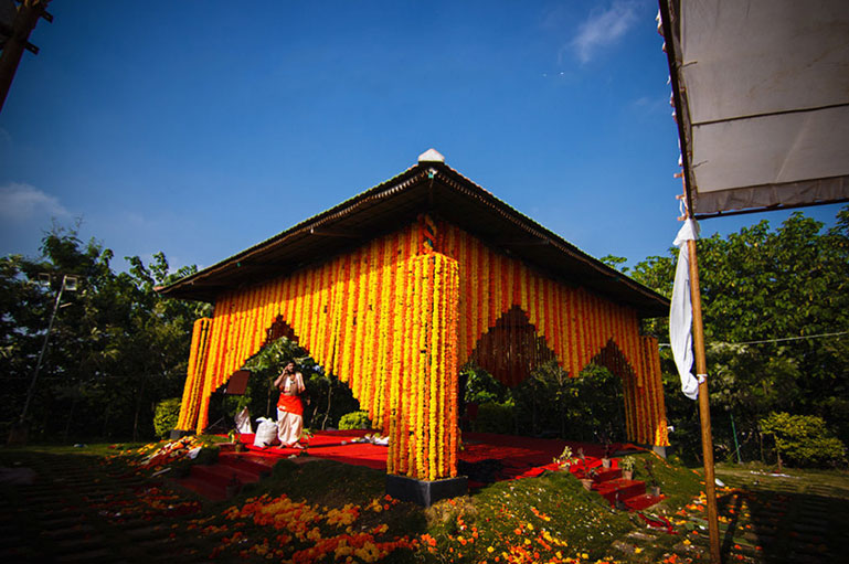 Give Your Wedding Nuptials an Authentic feel with Marigold