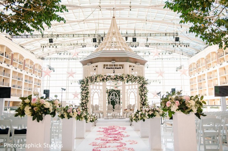 White Floral Decor Is the New Big Fat Indian Wedding